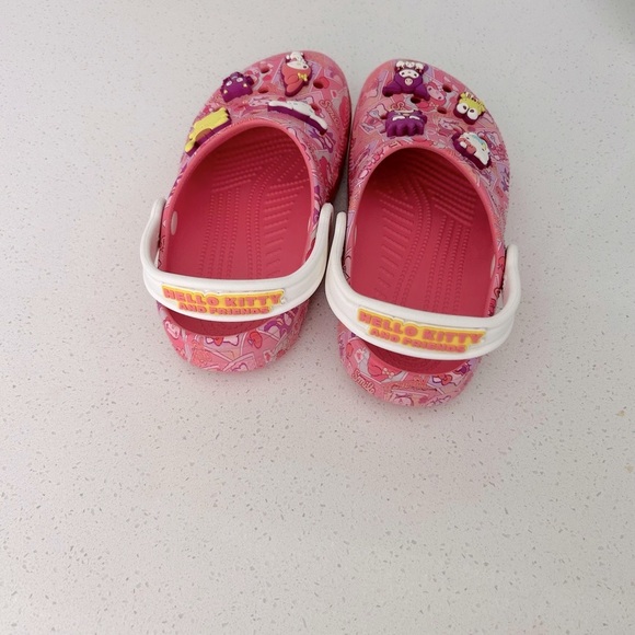 Hello Kitty Kids Crocs J1 - Picture 3 of 3